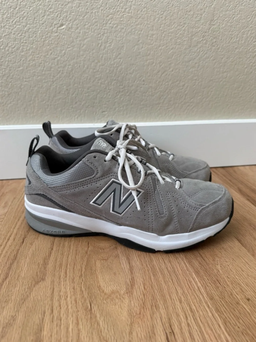 New Balance 608 v5 Grey Suede Sneakers Men’s Size 10 Extra Wide